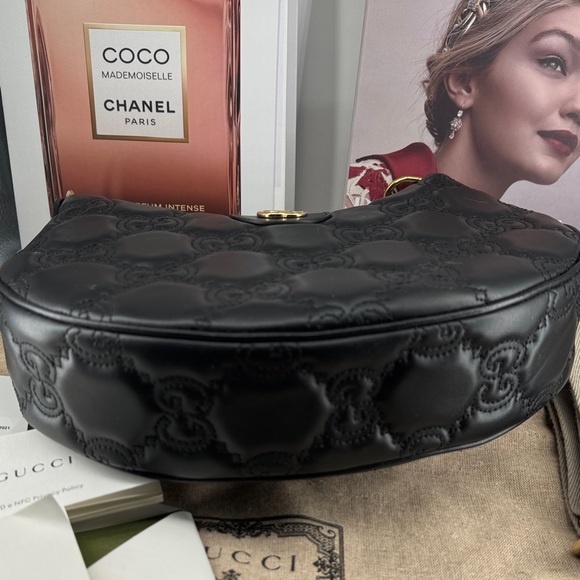 Gucci Black GG MATELASSÉ SMALL
SHOULDER BAG - Picture 11 of 16